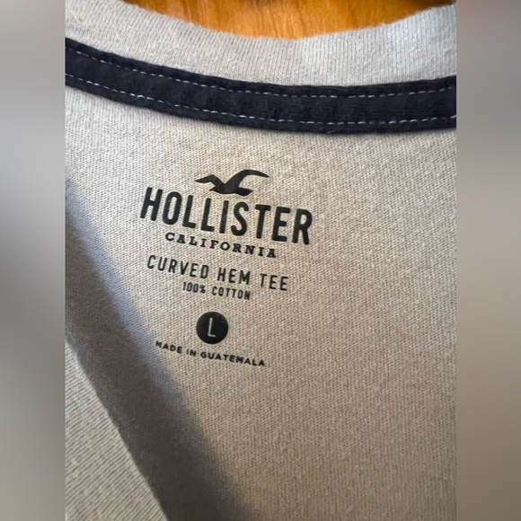Hollister Curved Hem Tee - Picture 2 of 3